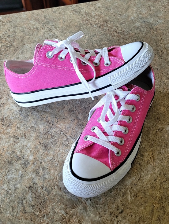 Converse Shoes - Pink Converse 💕